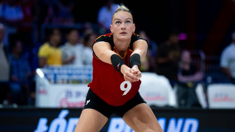 Auszeichnung für Nationalspielerin Alsmeier <br> <small>(Foto: IMAGO/NURPHOTO/SID/Marcin Golba)</small>