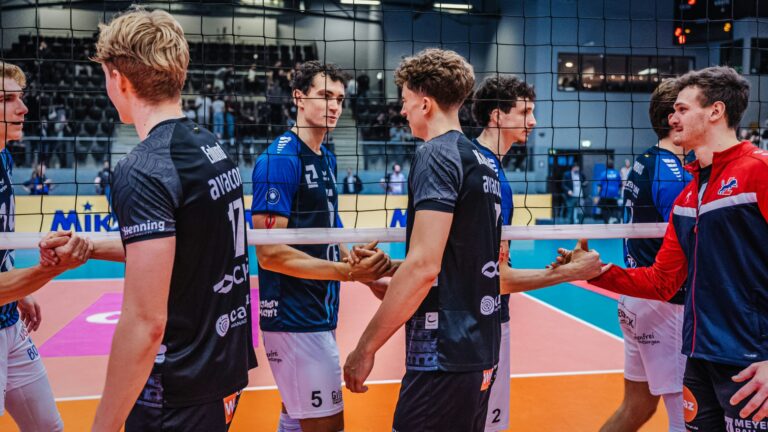 Joscha gegen Louis im besonderen Kunstmann-Duell <br> <small>(Foto: IMAGO/SID/Anton Höfel)</small>