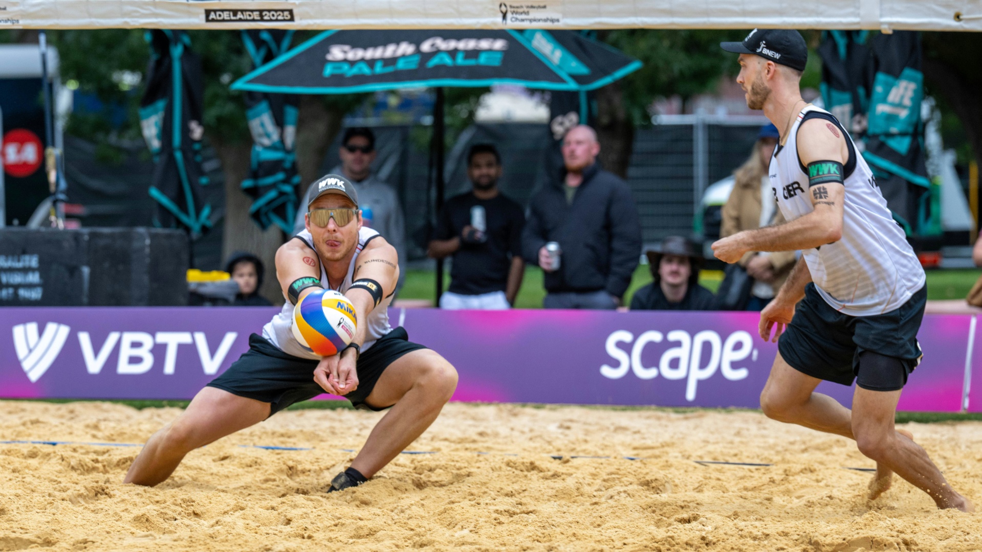 Nils Ehlers (links) und Clemens Wickler  (Foto: IMAGO/SID/Beautiful Sports International)