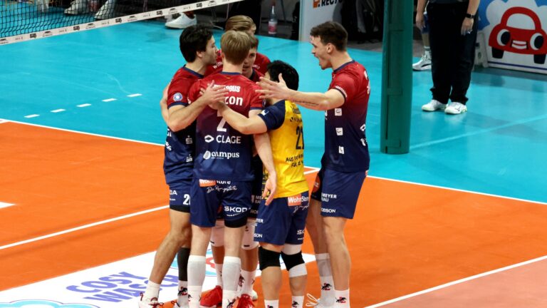 Lüneburg jubelt in Berlin <br> <small>(Foto: IMAGO/NORDPHOTO/SID/Engler)</small>